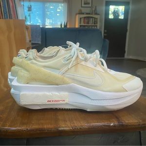 Nike Zoomx - Women’s Size 7 - Cream & White